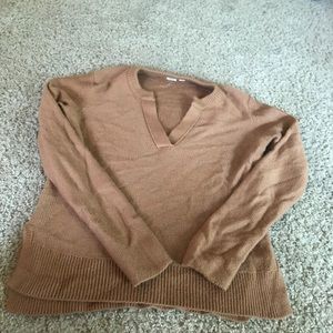 GAP v neck sweater